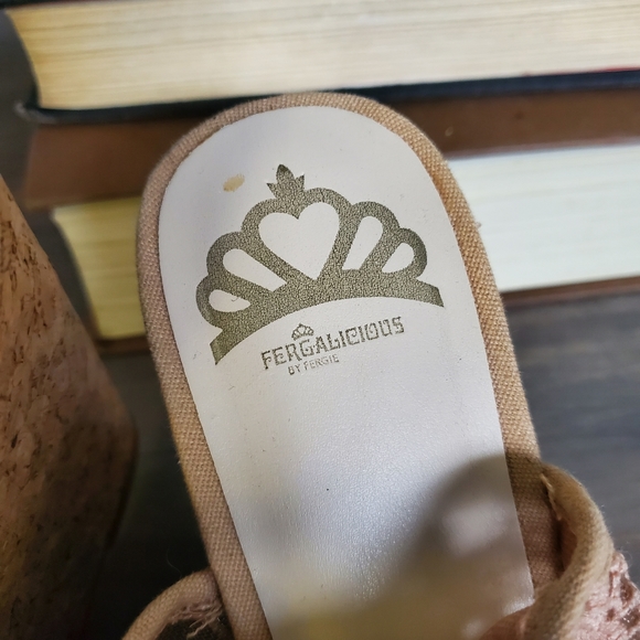 Fergalicious KRAZY Slingback Wedge Sandals Sheer Lace Mesh womens sz 8 - Picture 7 of 9